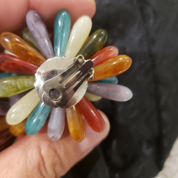 Vintage cluster clip on earrings - Picture 3 of 4